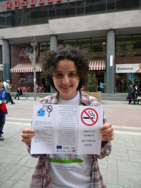 Anti-smoking event organized by participants of child-to-child groups